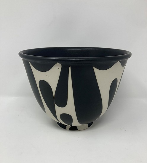 Sam Scott, Black & White Deep Bowl
2021, wheel-thrown kai porcelain