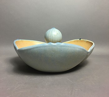 tri lobed dish